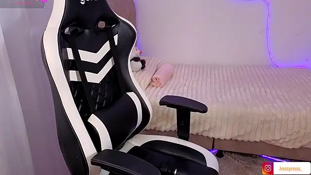 Victoryyy  online show from December 2025 10:12:01 PM