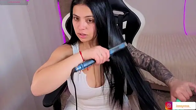 Victoryyy  online show from December 2025 06:31:02 PM