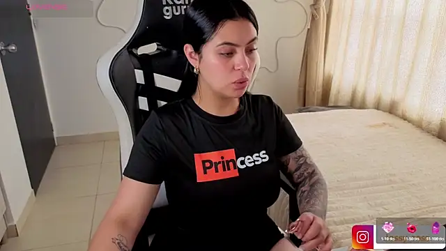 Victoryyy  online show from March 2026 05:37:01 PM