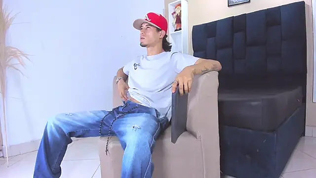 Jhonn Rhyss online show from November 2025 02:33:02 AM