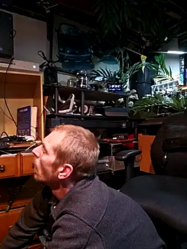 mrwinsalot88 online show from November 2025 09:42:02 PM