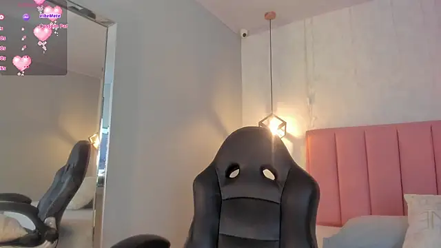 SUNNYCYRUS online show from January 2026 12:44:02 PM