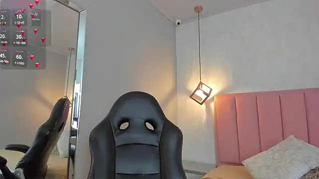 SUNNYCYRUS online show from April 2026 12:41:02 PM