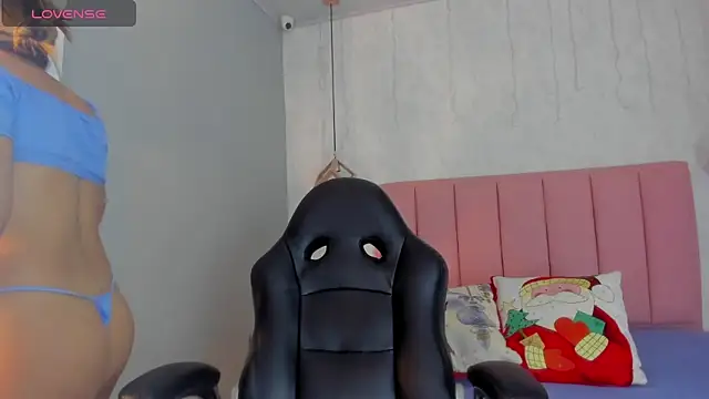 SUNNYCYRUS online show from December 2025 12:49:02 PM