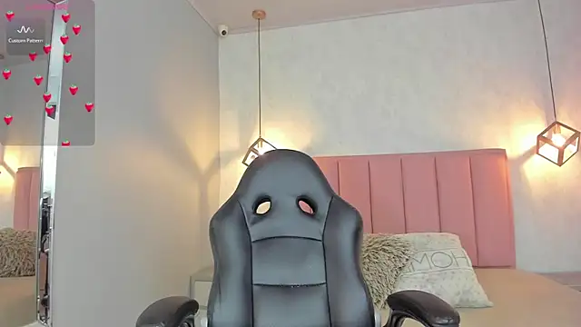 SUNNYCYRUS online show from February 2026 01:44:02 PM