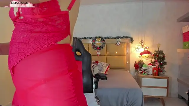 SUNNYCYRUS online show from December 2025 12:42:02 PM