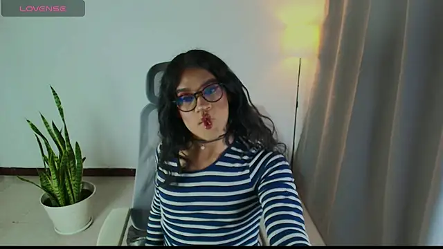 Snapshot of vitta_alfayed chatting on December 2025 11:14:02 PM vitta alfayed online show from December 2025 11:14:02 PM