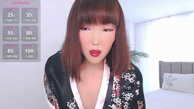 TumiLio online show from February 2025 12:55:02 PM