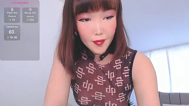 TumiLio online show from February 2025 01:19:02 PM