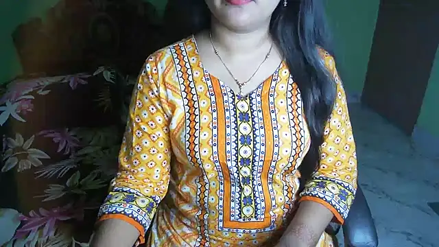 BengaliQueenStar online show from April 2026 04:09:01 PM
