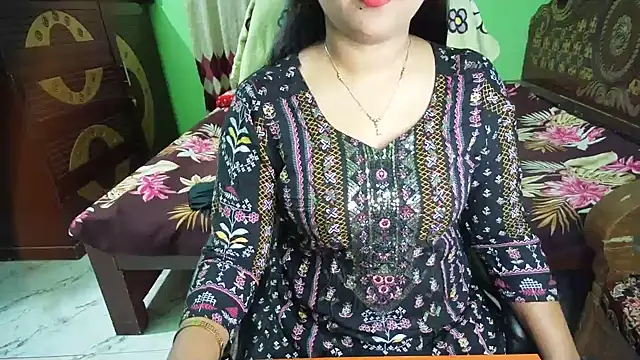 BengaliQueenStar online show from July 2026 05:41:01 PM