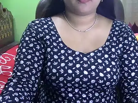 BengaliQueenStar online show from December 2025 03:39:01 PM
