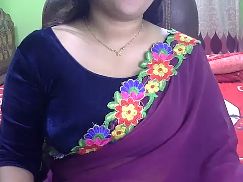 BengaliQueenStar online show from November 2025 06:41:02 PM