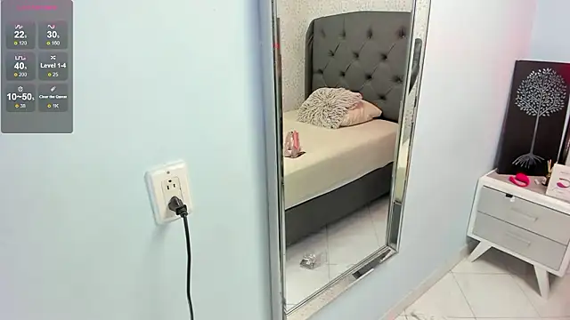 SUZETMONACO online show from March 2026 07:46:01 PM