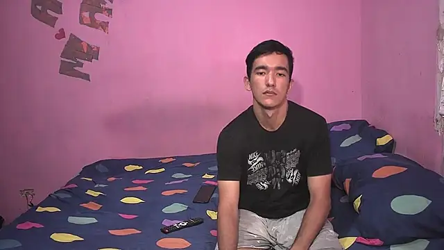 Sweetiefoxxx online show from April 2026 07:20:01 PM