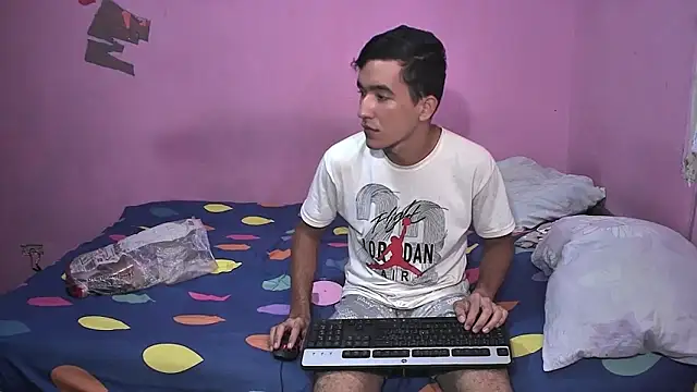 Sweetiefoxxx online show from April 2026 07:21:02 PM