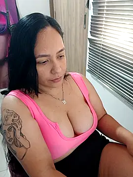 marta201 alfaro online show from November 2025 05:38:02 PM