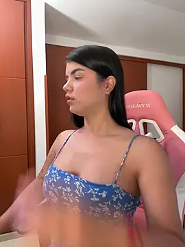 emma lopes online show from June 2026 09:58:01 PM