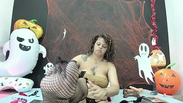 Snapshot of Luna_smit08 chatting on October 2025 08:10:01 PM Luna smit08 online show from October 2025 08:10:01 PM