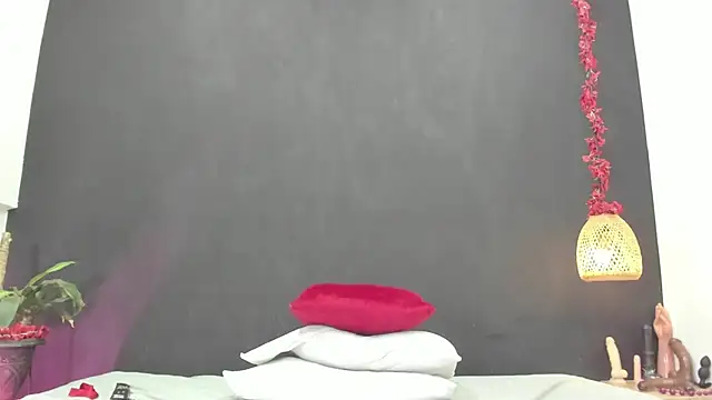 Snapshot of Luna_smit08 chatting on November 2025 08:34:02 PM Luna smit08 online show from November 2025 08:34:02 PM