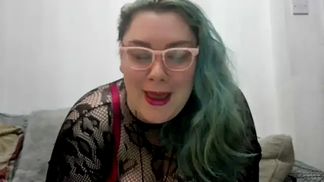 Bustycurves online show from April 2026 11:33:01 PM