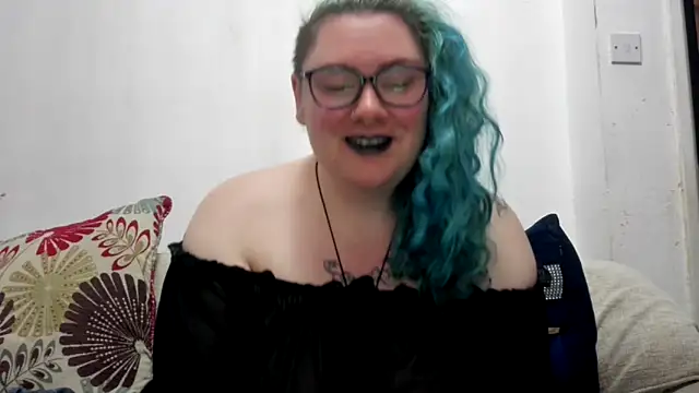 Bustycurves online show from June 2026 11:46:01 PM