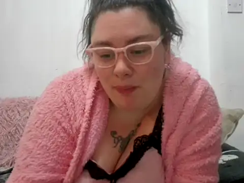 Bustycurves online show from October 2025 07:25:02 PM