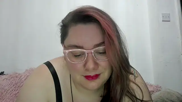 Bustycurves online show from November 2025 10:57:01 PM