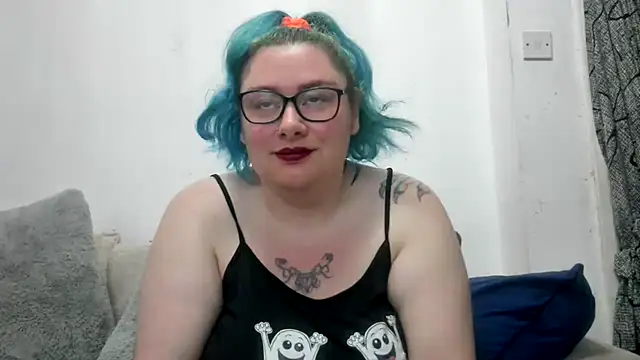 Bustycurves online show from June 2026 11:10:02 PM