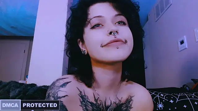 Snapshot of NaughtyLittleFox chatting on April 2026 05:45:01 AM NaughtyLittleFox online show from April 2026 05:45:01 AM