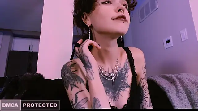 Snapshot of NaughtyLittleFox chatting on September 2025 05:19:02 AM NaughtyLittleFox online show from September 2025 05:19:02 AM