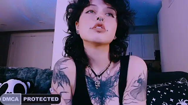 Snapshot of NaughtyLittleFox chatting on May 2026 03:22:01 AM NaughtyLittleFox online show from May 2026 03:22:01 AM