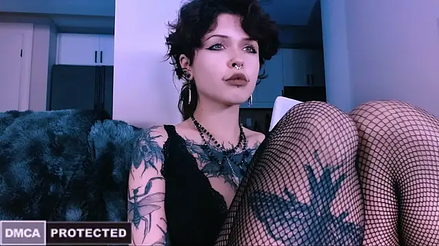 Snapshot of NaughtyLittleFox chatting on November 2025 05:00:01 AM NaughtyLittleFox online show from November 2025 05:00:01 AM