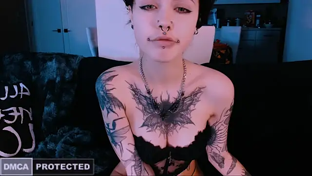 NaughtyLittleFox online show from December 2025 04:01:01 AM