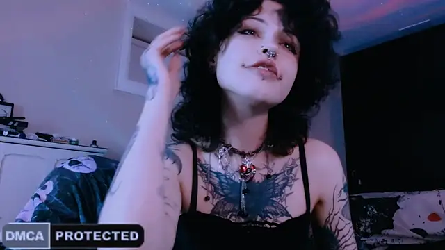 Snapshot of NaughtyLittleFox chatting on May 2026 04:34:01 AM NaughtyLittleFox online show from May 2026 04:34:01 AM