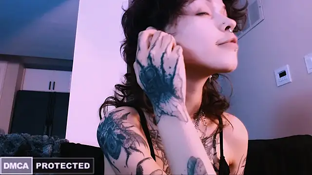 Snapshot of NaughtyLittleFox chatting on November 2025 03:16:01 AM NaughtyLittleFox online show from November 2025 03:16:01 AM