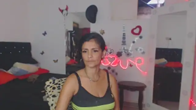 Snapshot of brigitht chatting on November 2025 10:46:02 PM brigitht online show from November 2025 10:46:02 PM