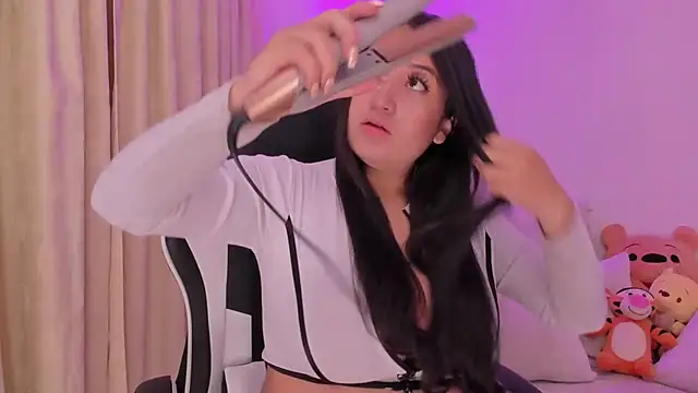 Snapshot of shanel_taylor chatting on December 2025 02:33:01 PM shanel taylor online show from December 2025 02:33:01 PM