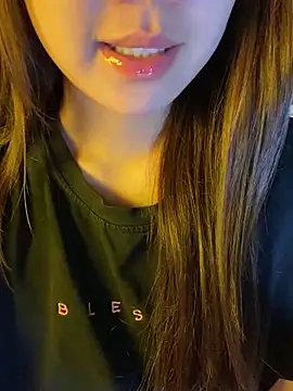 Snapshot of minmin2kk5 chatting on April 2026 05:30:01 PM minmin2kk5 online show from April 2026 05:30:01 PM