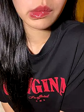 minmin2kk5 online show from November 2025 05:28:01 PM