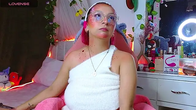 Littlerouse  online show from November 2025 01:12:01 AM