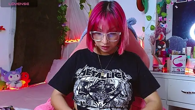 Littlerouse  online show from November 2025 01:53:01 AM