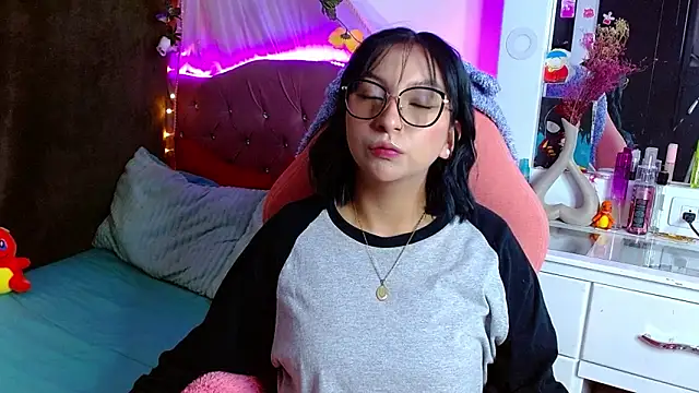 Littlerouse  online show from March 2025 04:49:02 AM