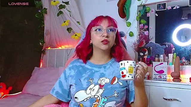 Littlerouse  online show from October 2025 02:55:01 AM