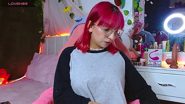 Littlerouse  online show from October 2025 02:44:01 AM