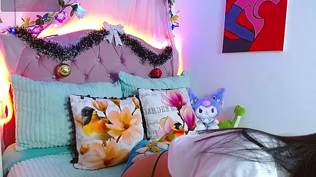 Littlerouse  online show from December 2024 01:52:01 AM