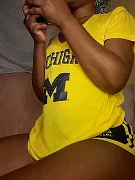 Freya 004 online show from April 2026 06:39:02 AM