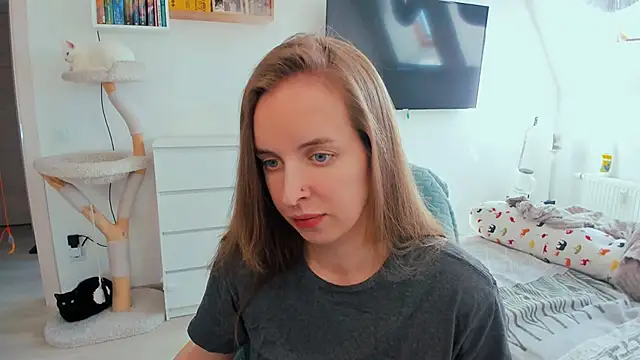 Snapshot of violet_blue_eyes chatting on June 2026 02:14:01 PM violet blue eyes online show from June 2026 02:14:01 PM
