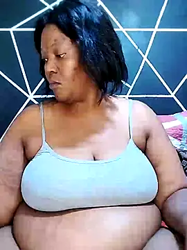 YummyChocolatexx2 online show from February 2026 08:21:02 AM