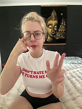 Livewithlucy online show from March 2026 08:51:02 AM